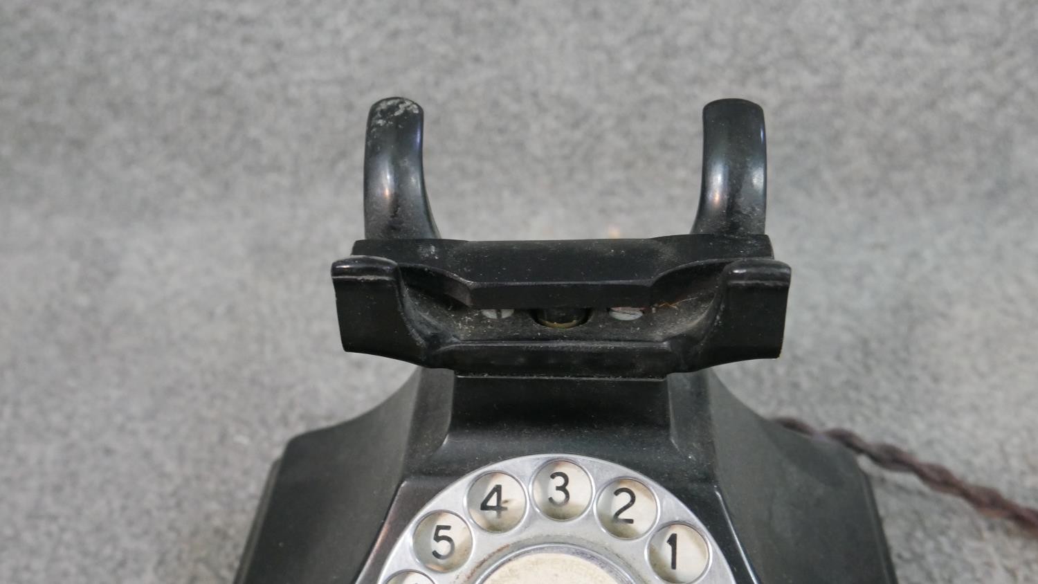 A vintage black Bakelite telephone with pull out note tray. H.16 W.18 D.14cm - Image 5 of 6