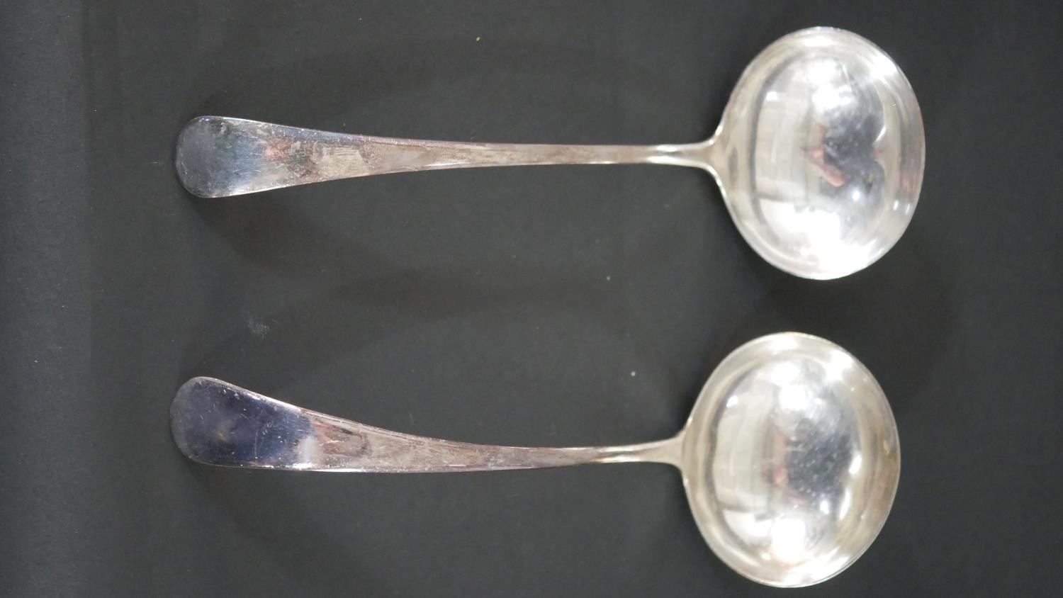 A part set of silver plated cutlery by George Butler Silversmiths. Each with protective cutlery - Image 9 of 10