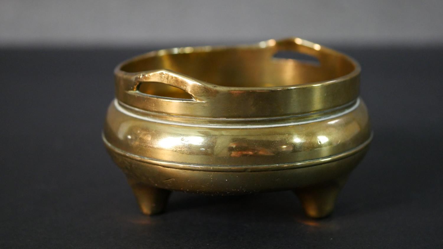 A 20th century miniature Chinese brass censer. H.6 Diam.9cm - Image 2 of 5