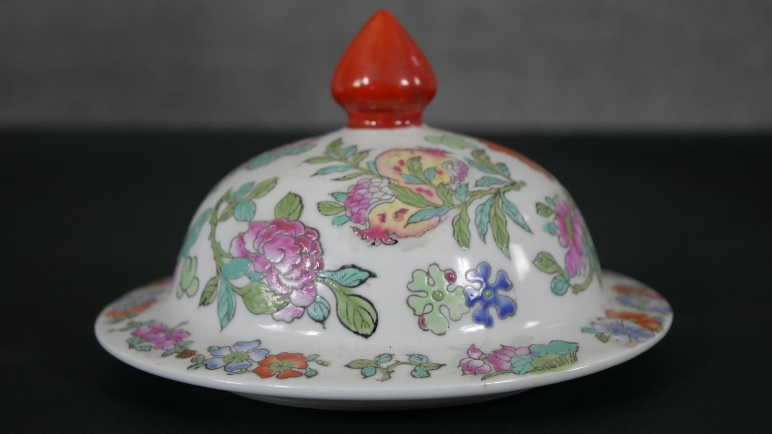 A large Chinese hand painted porcelain Famille Rose lidded jar, decorated with flowers, insects - Image 8 of 12