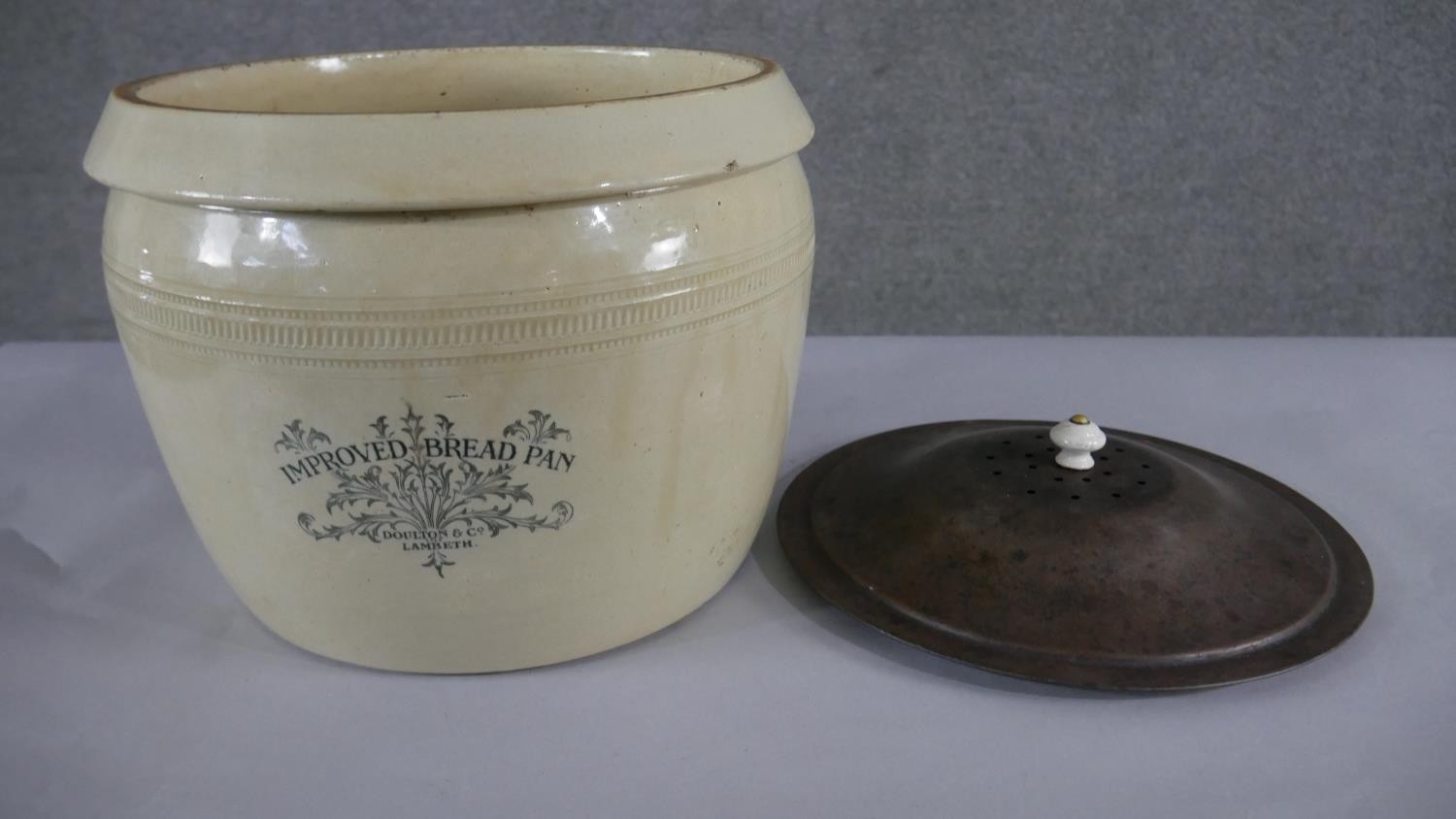 A large Victorian Stoneware bread pan, named Doulton Lambeth & Co, with metal lid and ceramic - Image 4 of 4