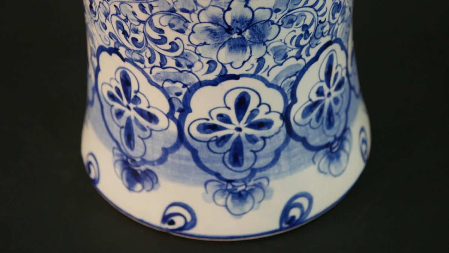 A large blue and white Chinese porcelain twin handled vase, one side decorated with a river scene - Image 6 of 9