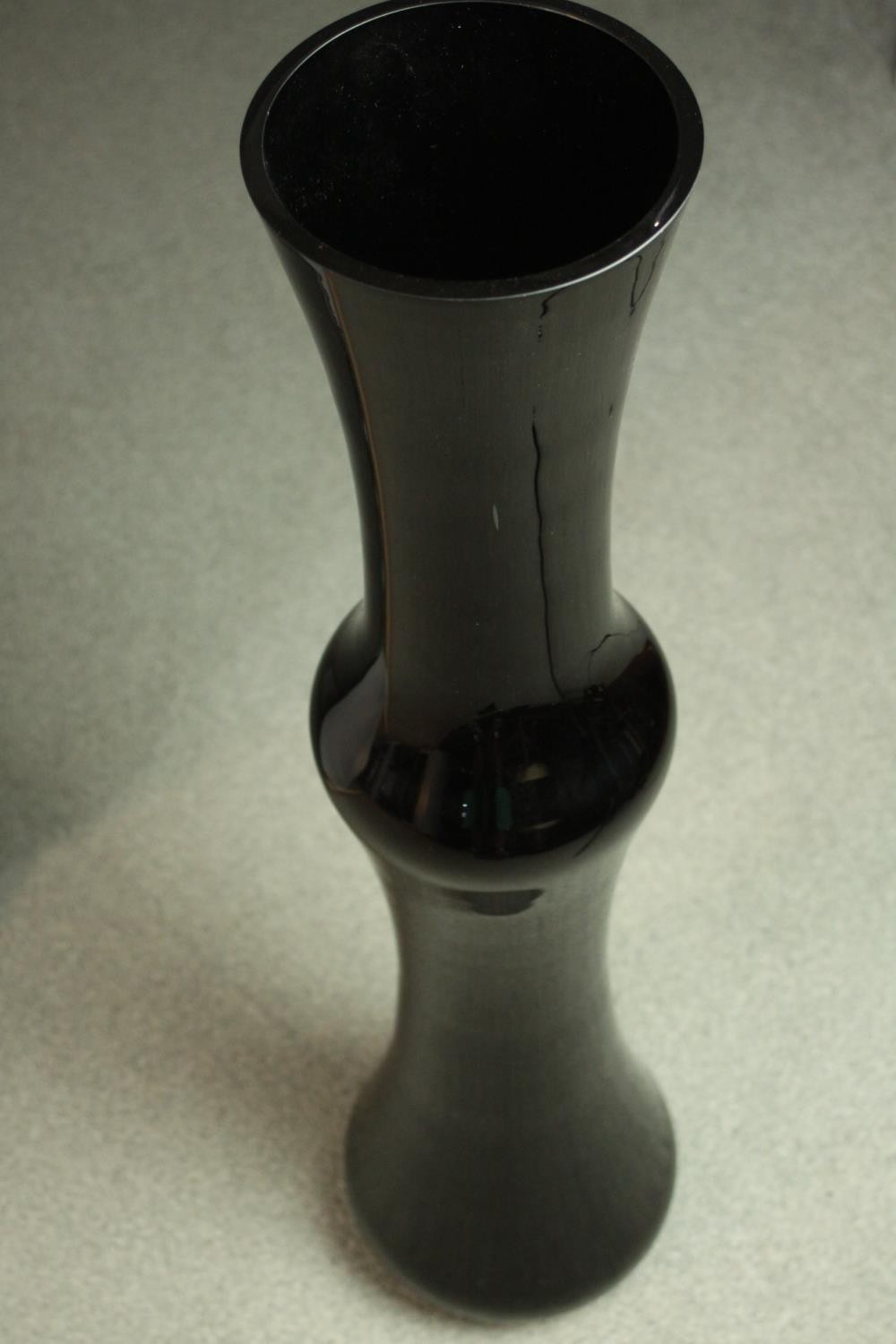A large contemporary black art glass vase. H.80cm. - Image 7 of 7