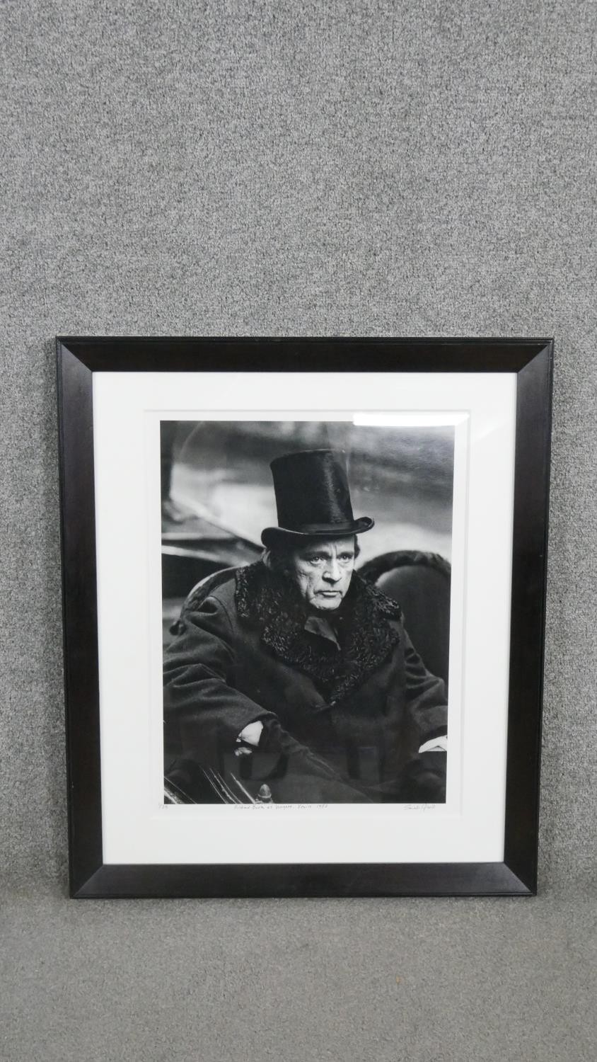 Sarah Quill (b. 1946), photograph of Richard Burton as Wagner in'Wagner', Venice 1982, signed, - Image 2 of 7
