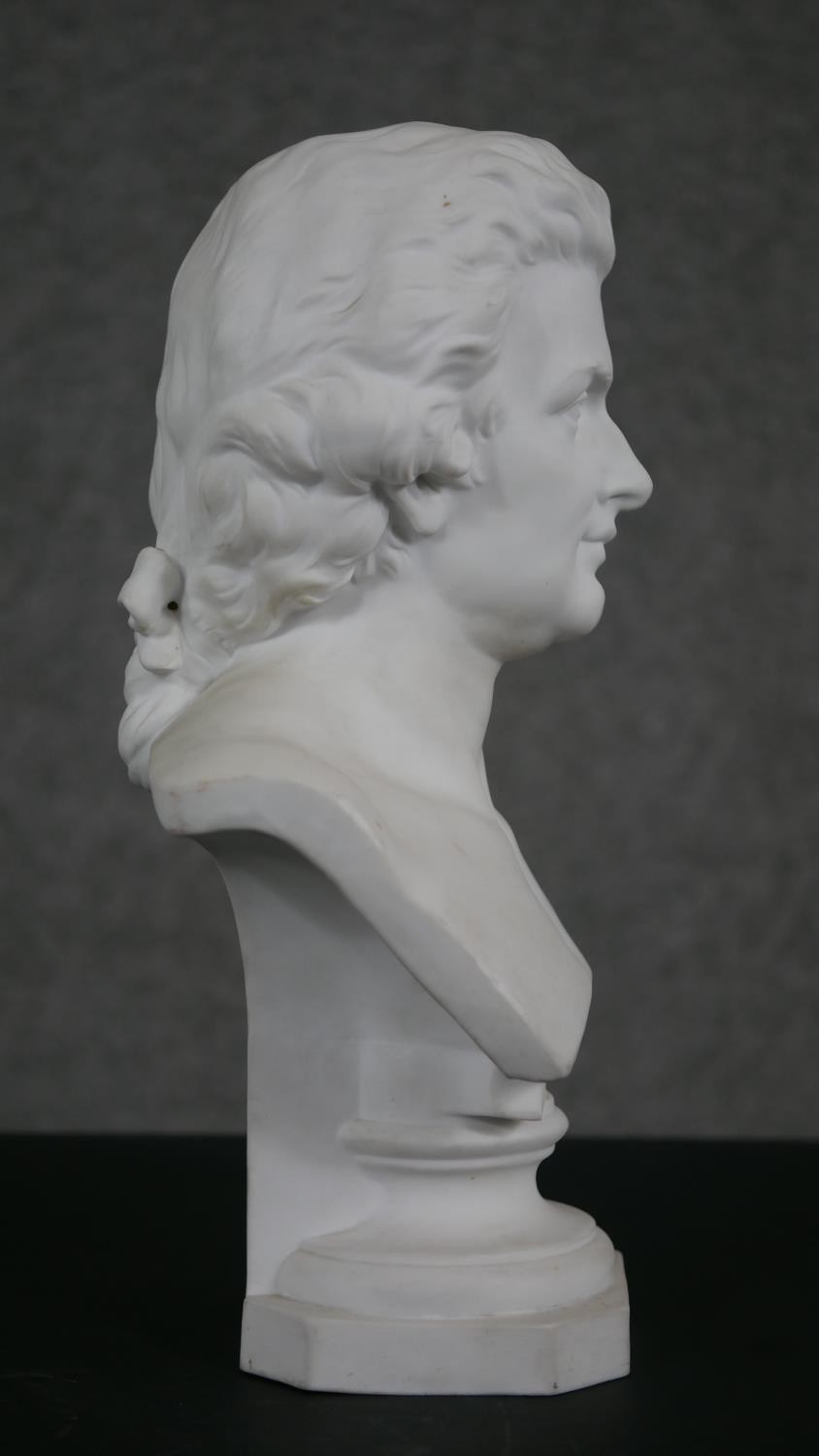 A Parian ware bust of Mozart, the bust inscribed below and on plinth base. H.30 W.18 D.10cm - Image 4 of 8