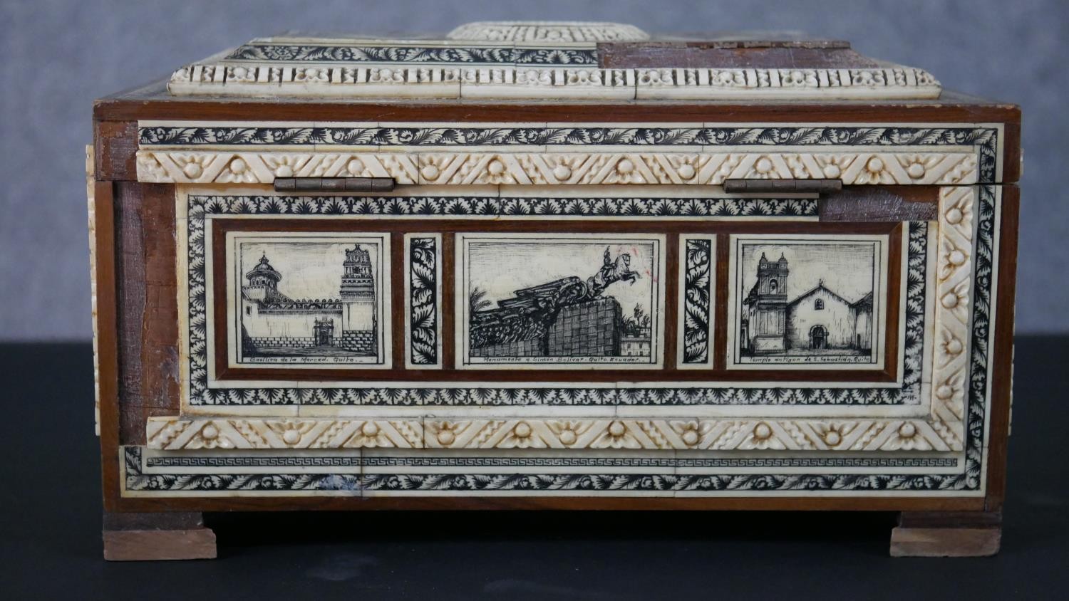 A bone and scrimshaw work vintage box with red silk lining, decorated with buildings and flower - Image 12 of 12