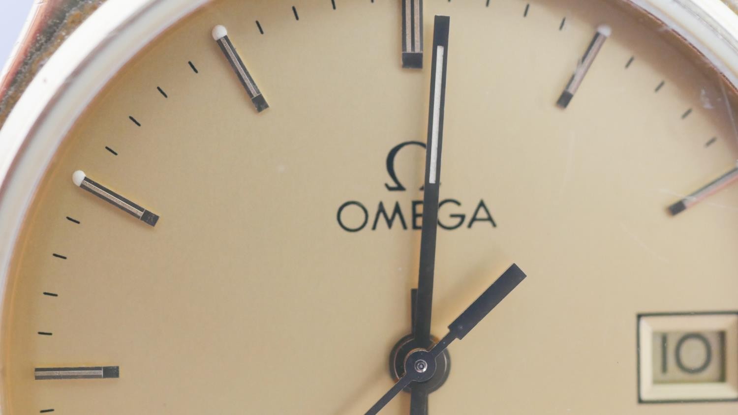 A vintage Omega Seamaster Quartz gold plated date gentleman's wristwatch, c.1987, cal.1430, 33mm. - Image 3 of 11