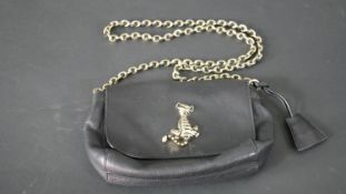 A leather Mulberry shoulder bag with identification tag, chain strap and Tiger motif hardware. L.