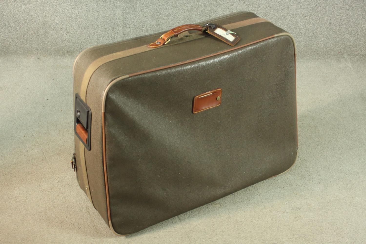 A Mulberry scotchgrain leather travelling case with wheels and spring loaded extending handle, - Image 4 of 8