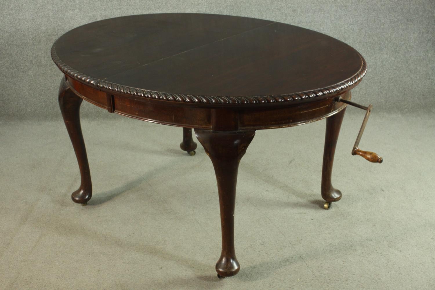 A Victorian mahogany extending wind-out dining table, of oval form, with an additional lead and a - Image 5 of 10