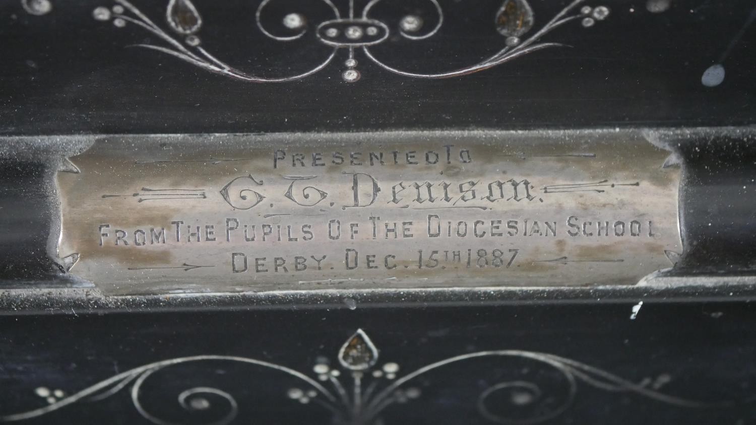 A Victorian black slate and green serpentine architectural mantle clock, adorned with a white - Image 2 of 7