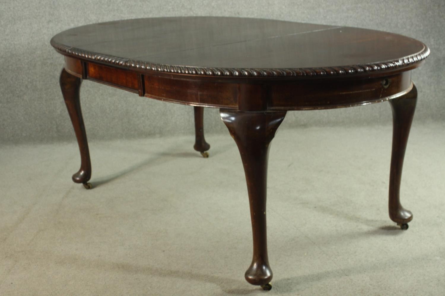 A Victorian mahogany extending wind-out dining table, of oval form, with an additional lead and a - Image 4 of 10
