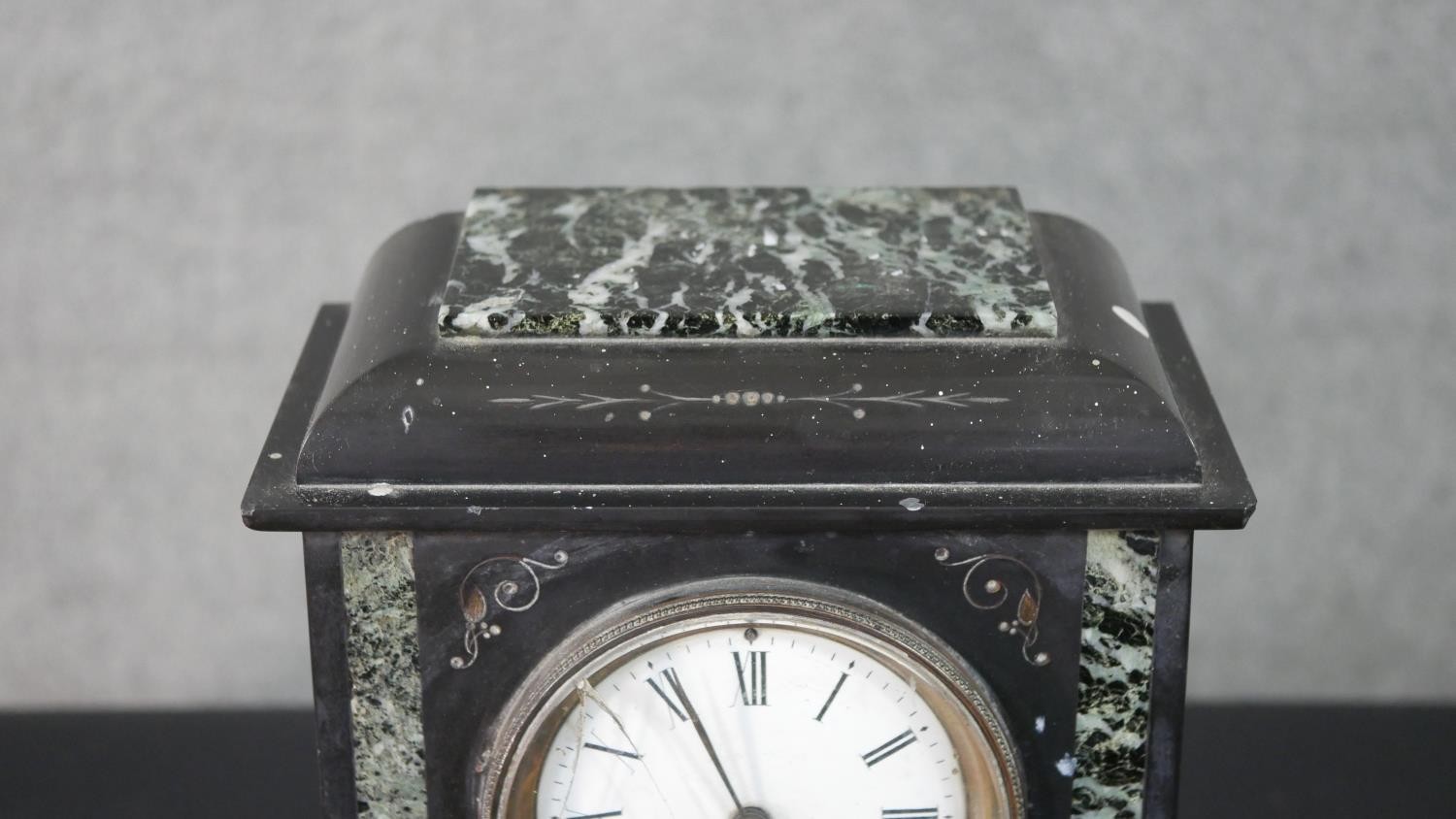 A Victorian black slate and green serpentine architectural mantle clock, adorned with a white - Image 4 of 7