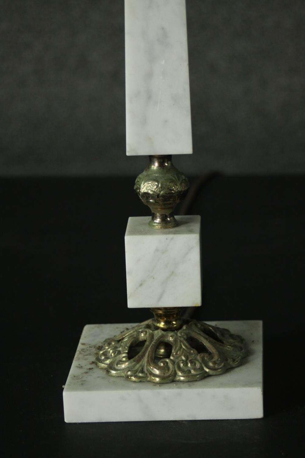 A white marble columnar table lamp, with brass mounts, on a square section base. H.46cm. - Image 3 of 5