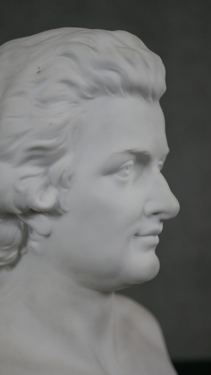 A Parian ware bust of Mozart, the bust inscribed below and on plinth base. H.30 W.18 D.10cm - Image 5 of 8