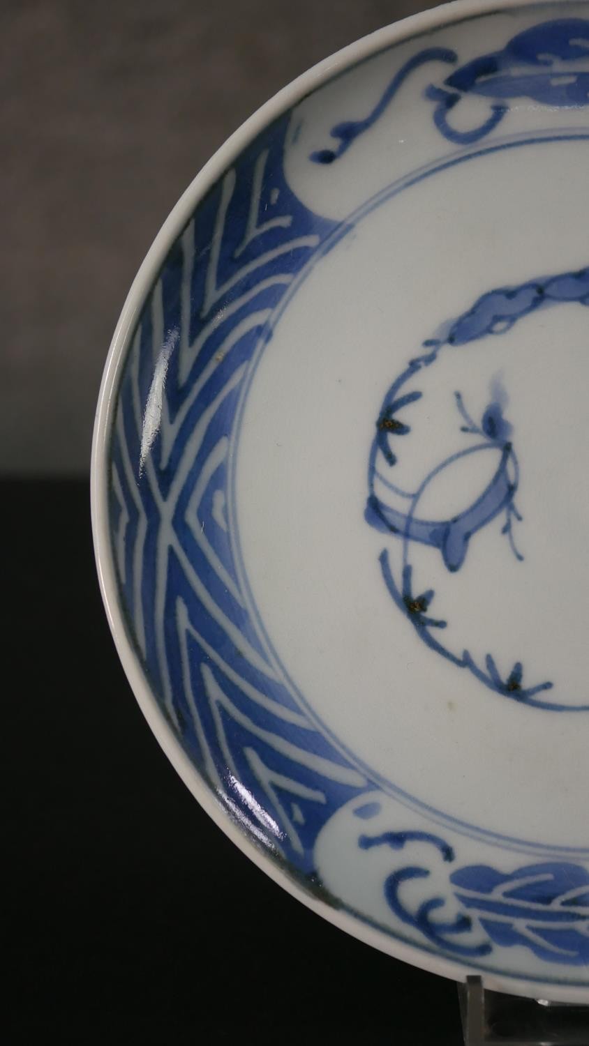 A pair of Japanese Edo period hand painted blue and white porcelain plates with tree and foliate - Image 8 of 11