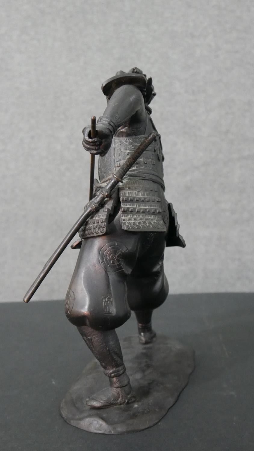 A cast copper statue of a Japanese Samurai. H.31cm - Image 9 of 9