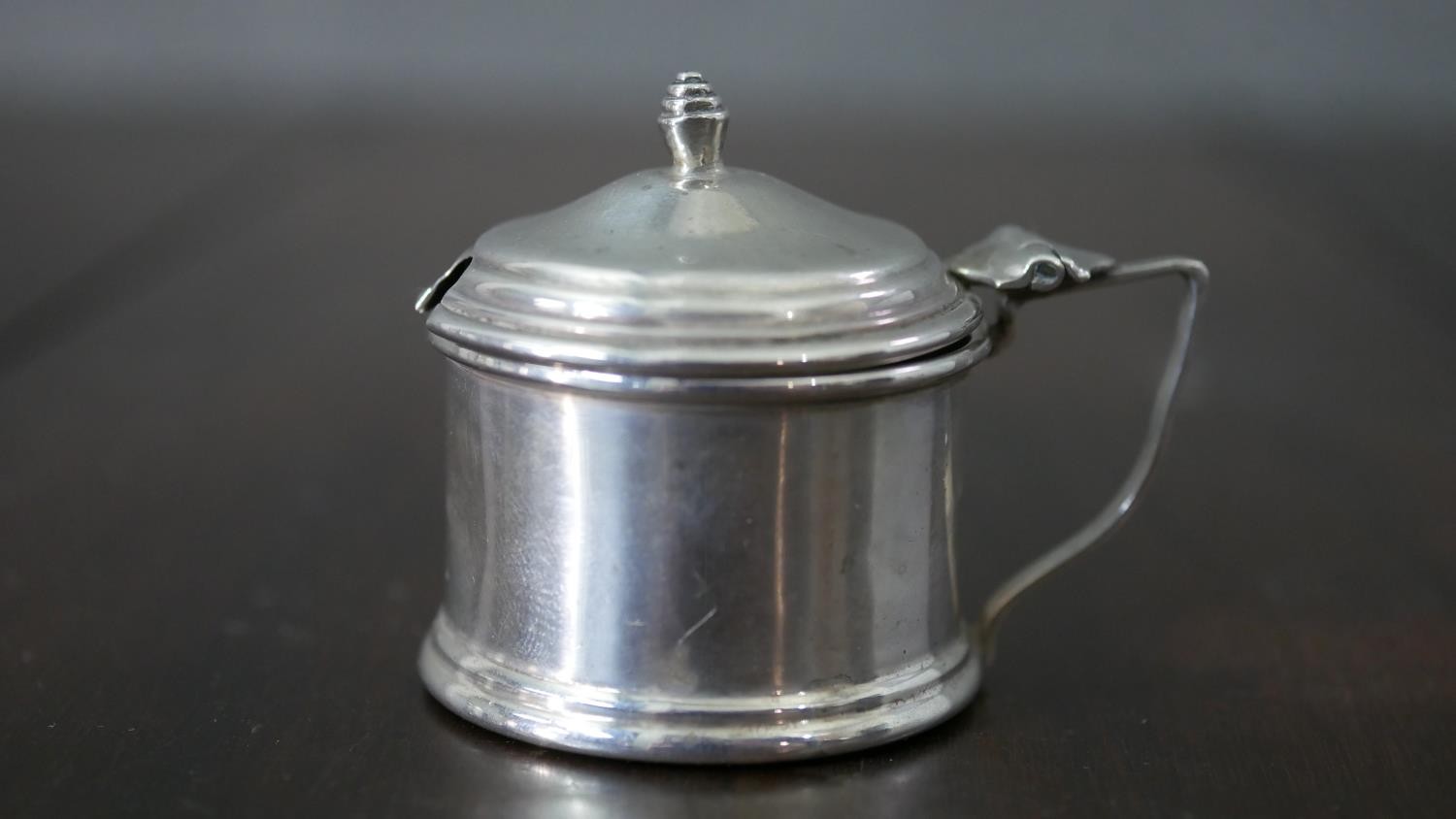 A collection of silver and silver plate, including a silver mustard pot (no liner), a pair of silver - Image 2 of 13