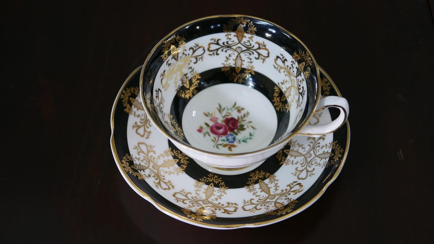 A collection of early 20th century hand painted and transfer printed fine china cups and saucers, - Image 21 of 21