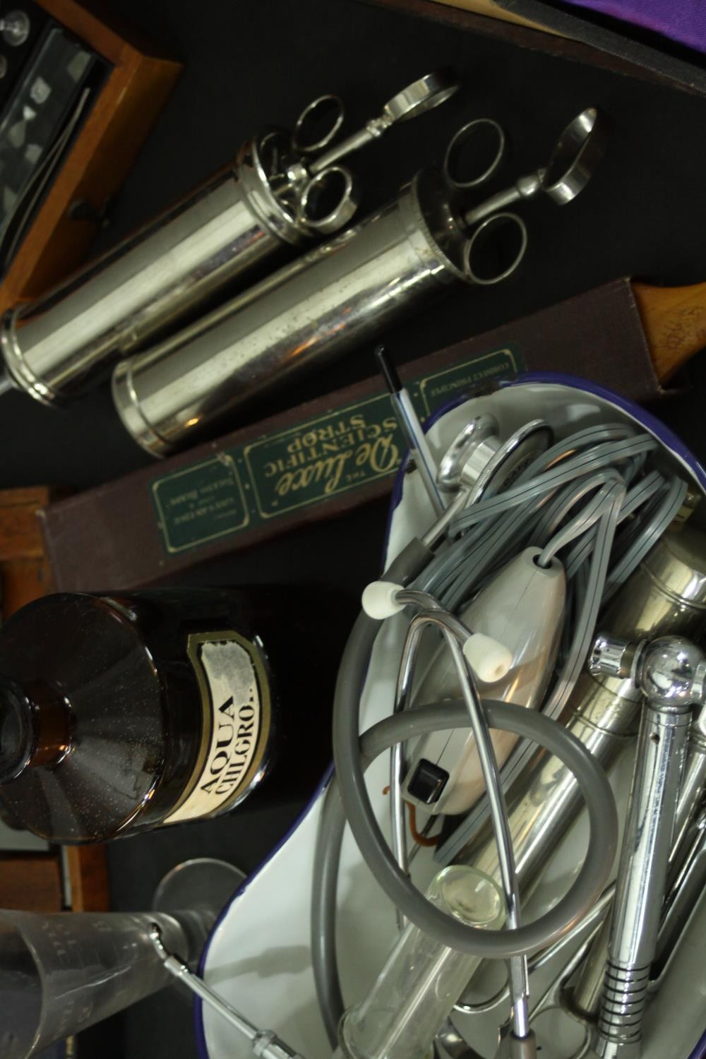 A collection of 19th and 20th century medical equipment and instruments, including syringes, a - Image 3 of 14