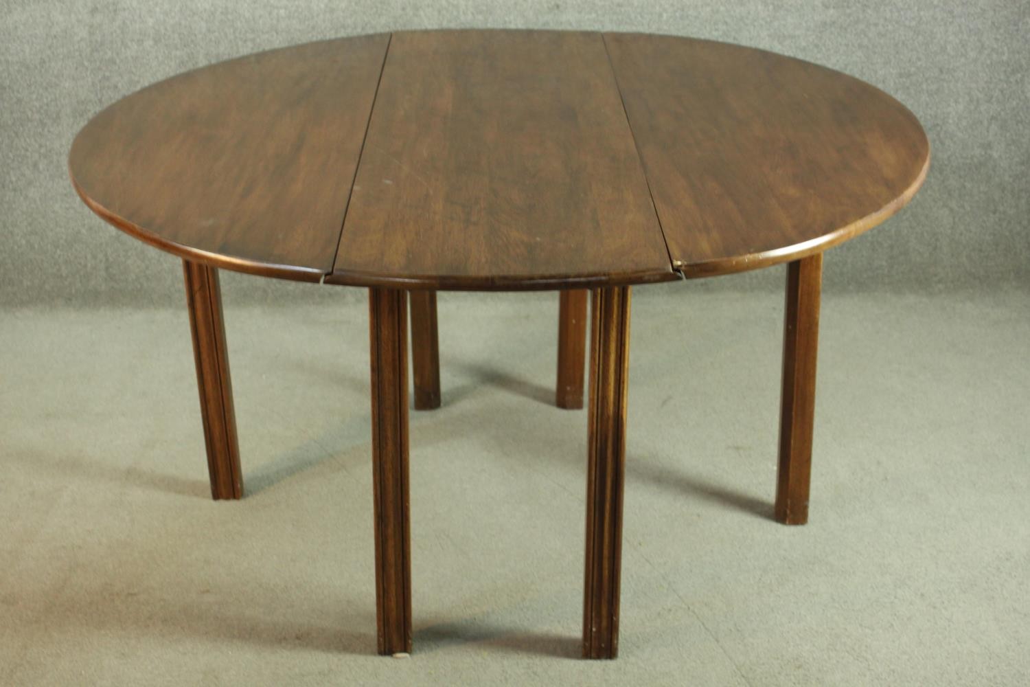 A Georgian fruitwood drop leaf dining table, of oval form, with gateleg supports. H.74 W.158 D.141( - Image 5 of 11