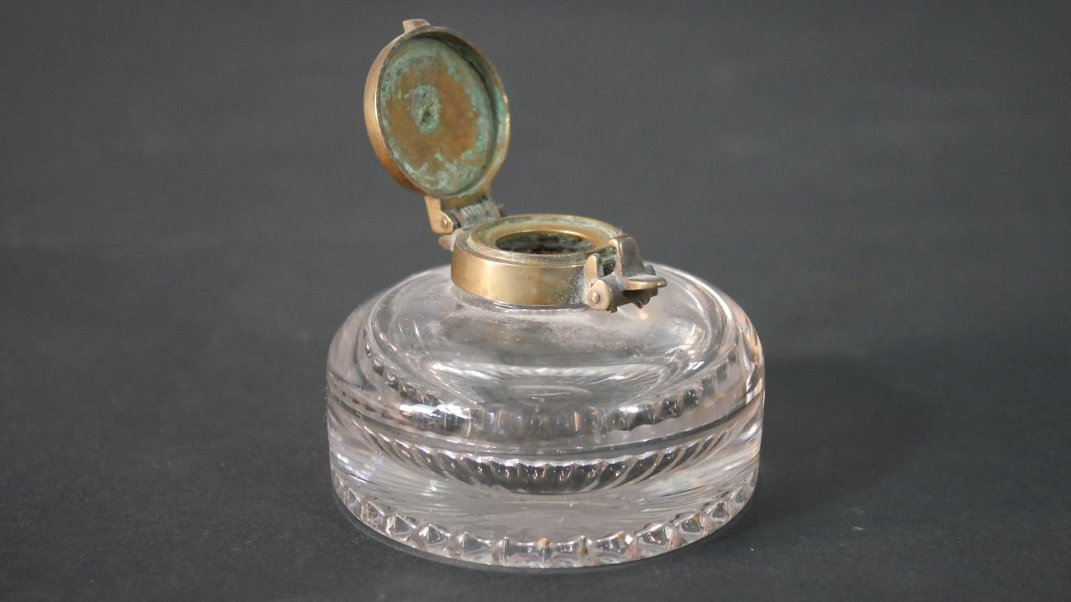 A chrome day/date rolling desk calendar along with a cut glass and brass ink well. H.6 Diam.8cm ( - Image 4 of 7