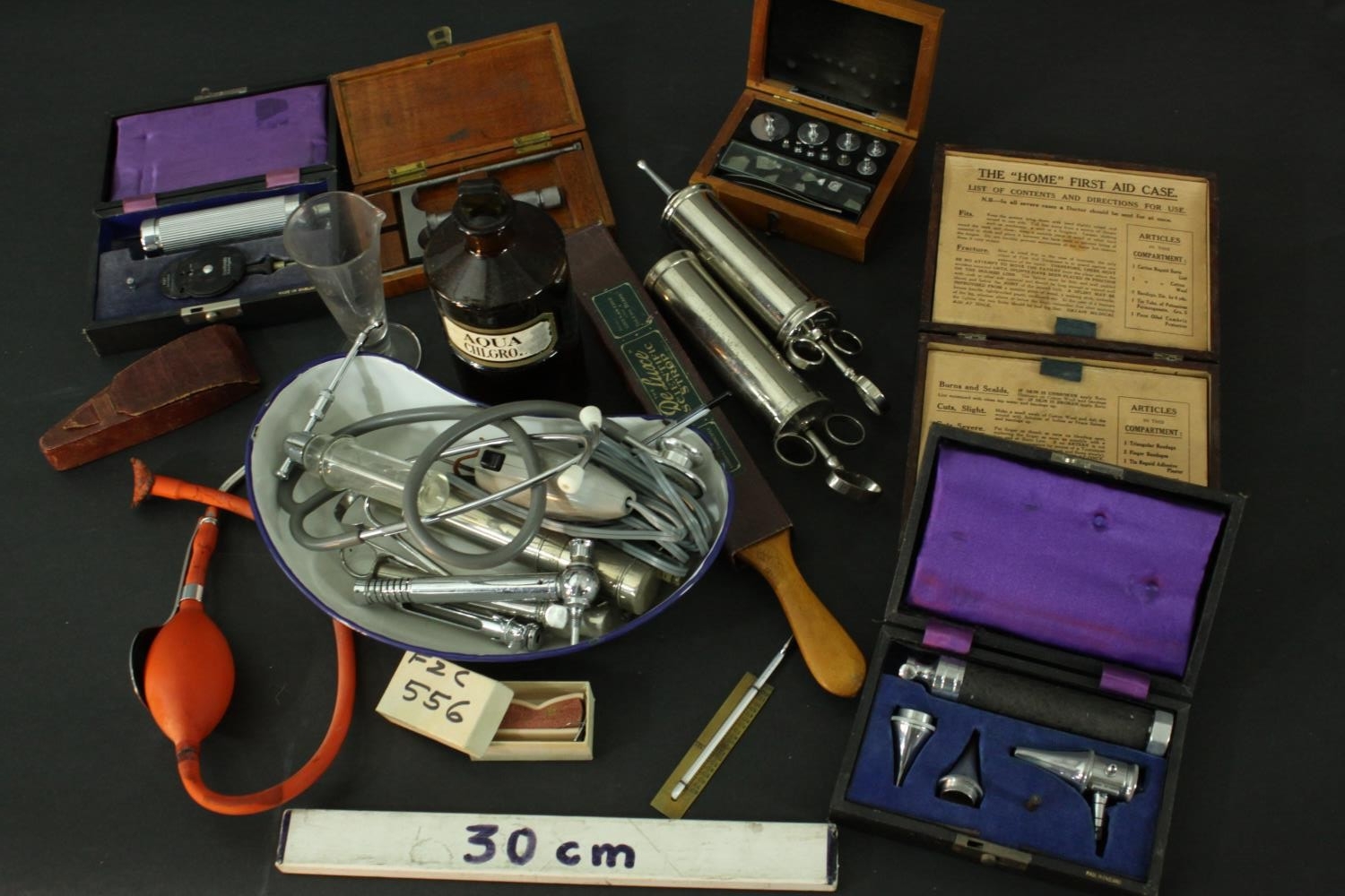 A collection of 19th and 20th century medical equipment and instruments, including syringes, a - Image 2 of 14