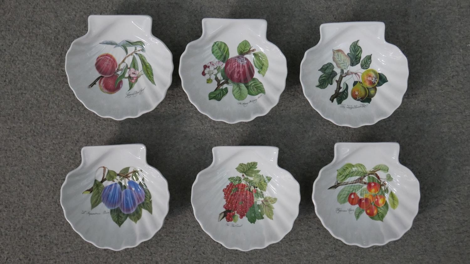 A Portmeirion Pomona pattern eight person part dinner service, each piece with a different fruit - Image 11 of 15