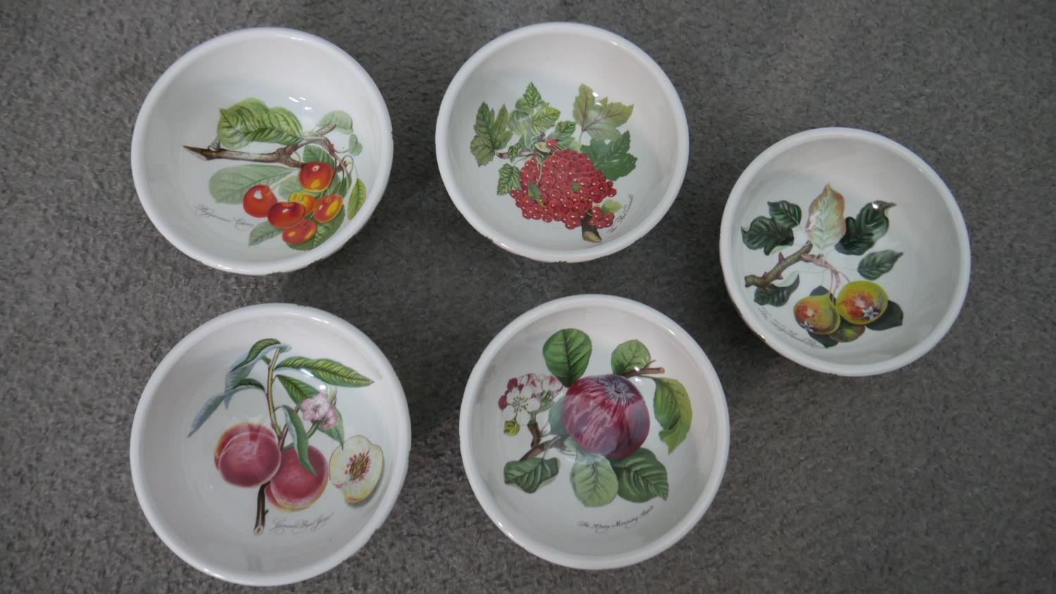 A Portmeirion Pomona pattern eight person part dinner service, each piece with a different fruit - Image 8 of 15