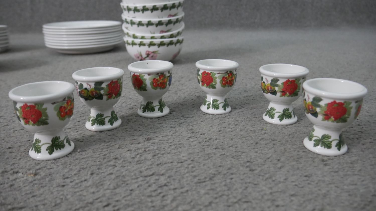 A Portmeirion Pomona pattern eight person part dinner service, each piece with a different fruit - Image 12 of 15