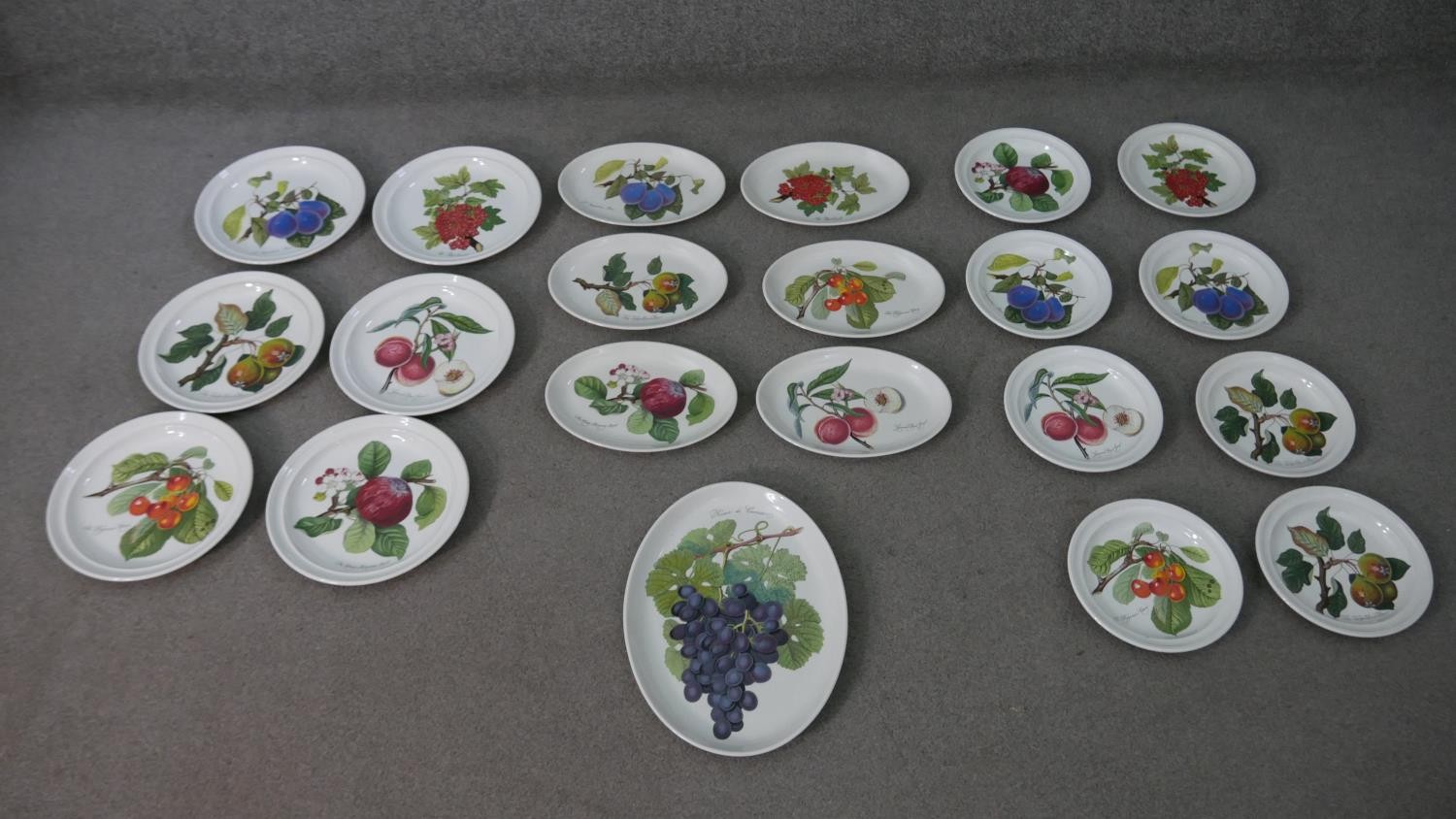 A Portmeirion Pomona pattern eight person part dinner service, each piece with a different fruit - Image 2 of 15