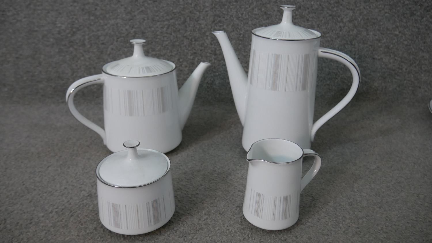A Noritake porcelain 'Isabella' pattern tea, dinner and coffee service, for eight people. Maker's - Image 5 of 12