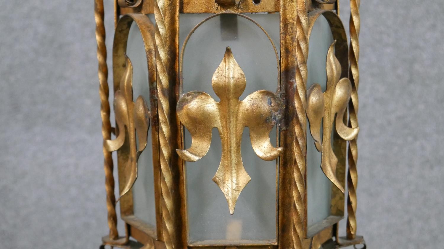 A pair of gilt metal lamps, believed to be Venetian gondola lanterns, of hexagonal section with - Image 6 of 7
