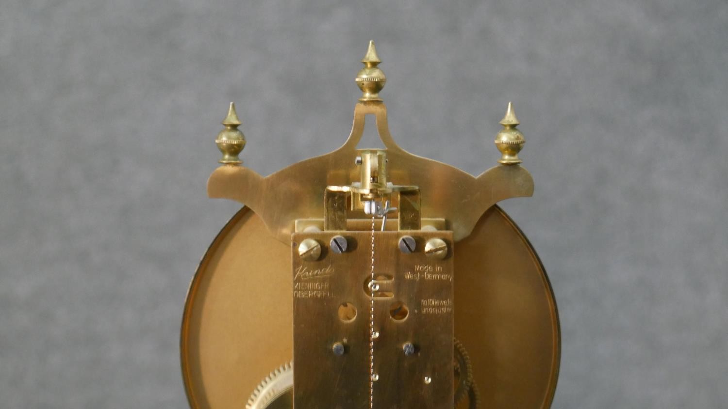 A contemporary anniversary clock by Kundo along with a brass mantle clock and an alabaster table - Image 6 of 9
