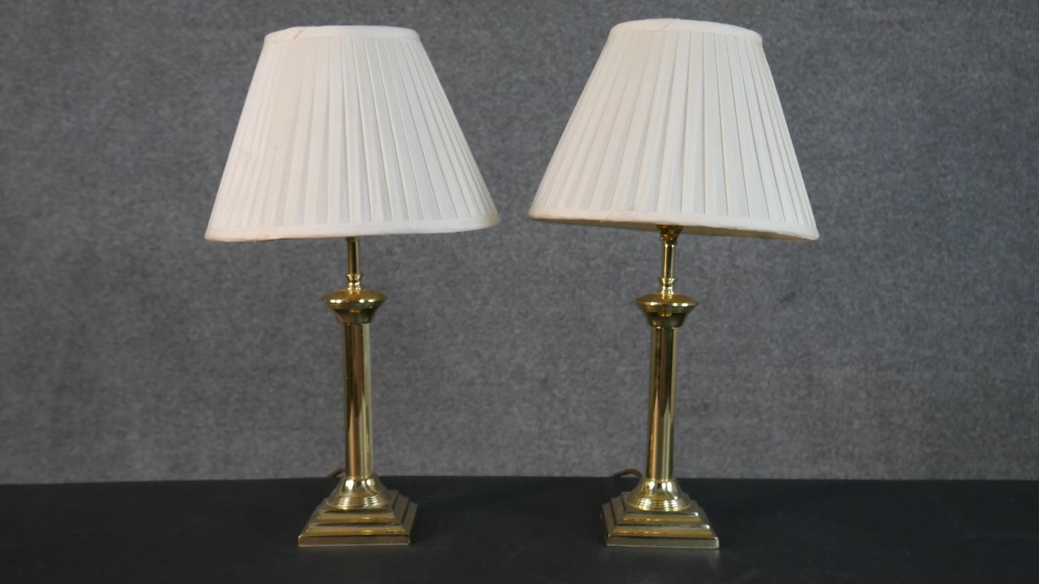 A collection of five brass table lamps, one of Corinthian column form, a pair of chamber sticks, and - Image 3 of 6