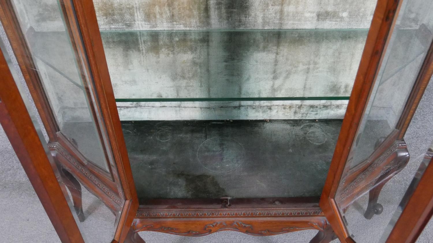 An Edwardian mahogany display cabinet, with a swan neck pediment, over a pair of bevelled glass - Image 4 of 8