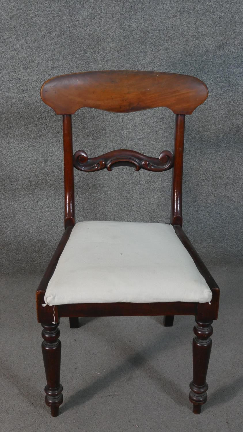 A set of four mid Victorian mahogany bar back dining chairs with drop in seats above turned tapering - Image 2 of 10