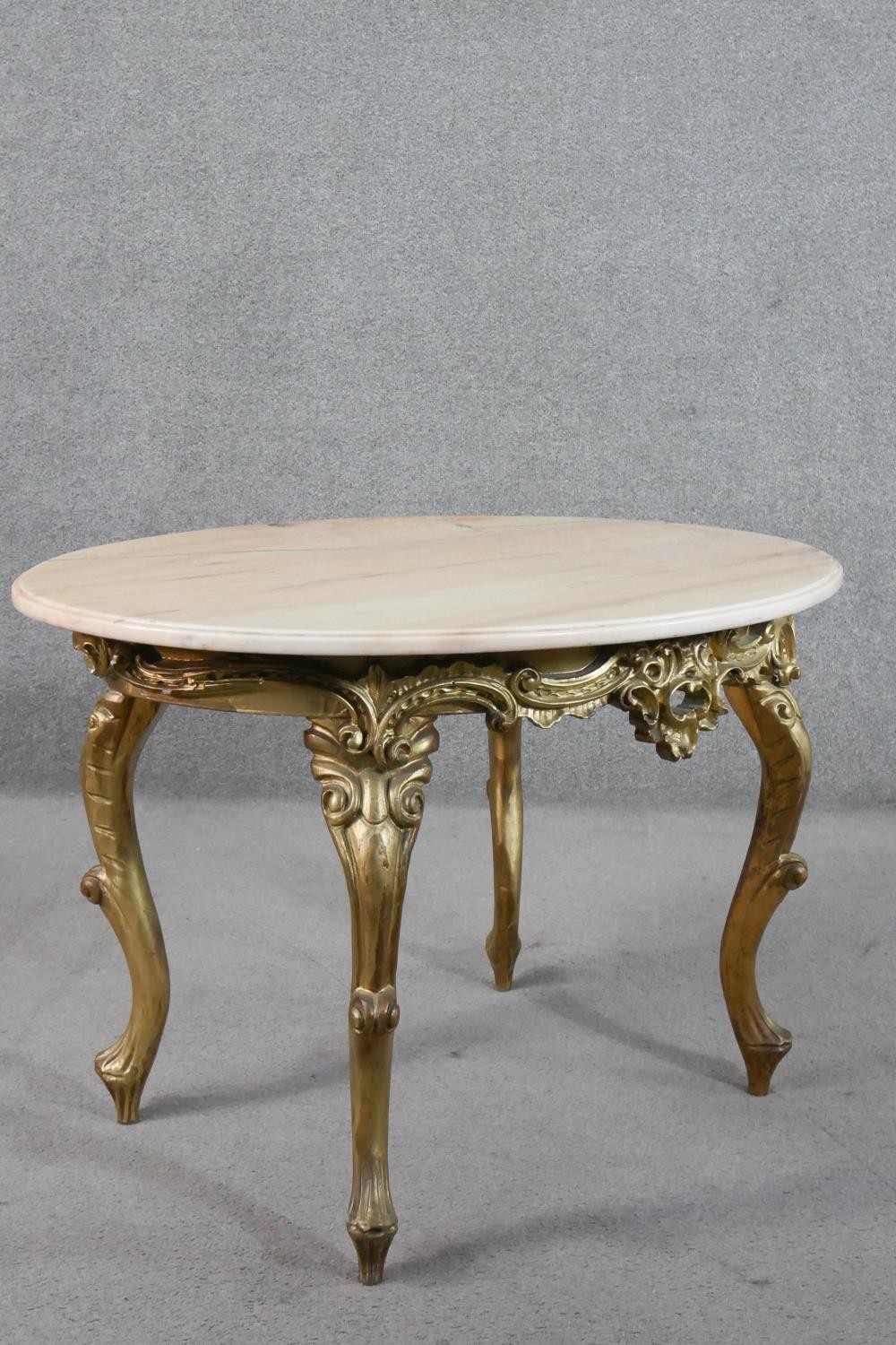 A Continental, probably Italian, carved giltwood table, the circular white marble top with a moulded - Image 5 of 5