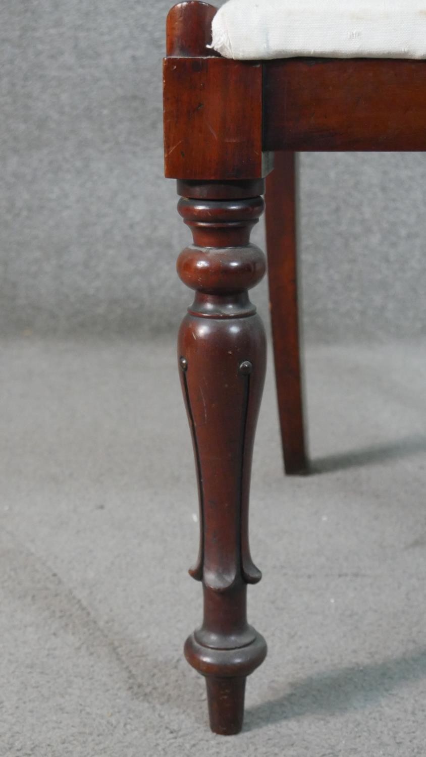 A set of four mid Victorian mahogany bar back dining chairs with drop in seats above turned tapering - Image 9 of 10