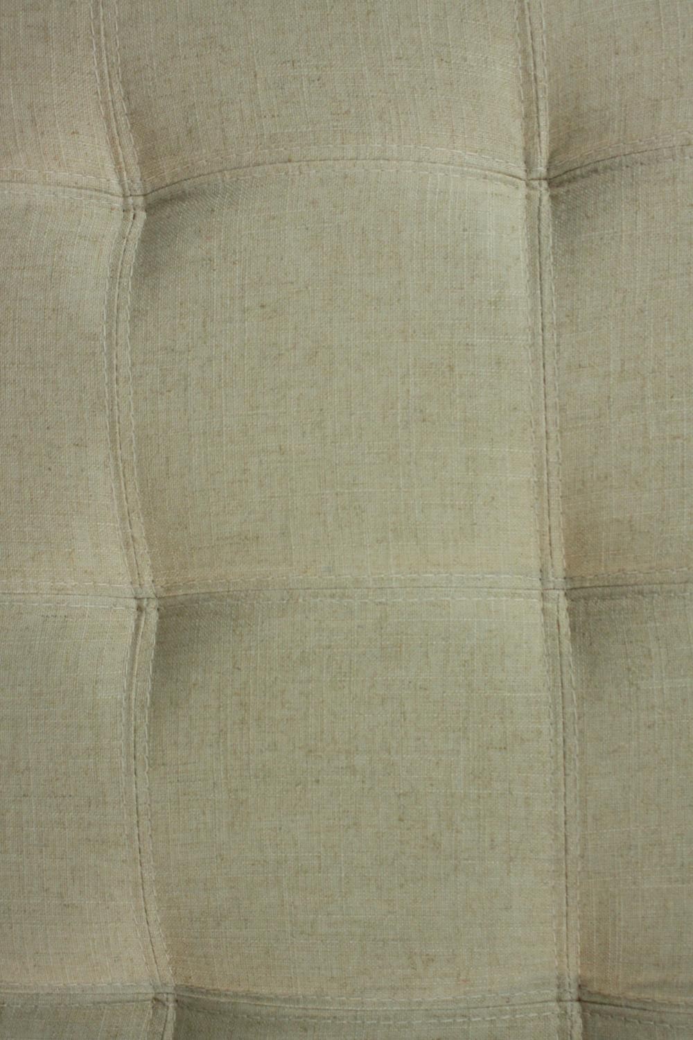 A contemporary Ottoman padded bench, upholstered in cream linen fabric, with a padded and tufted - Image 7 of 7