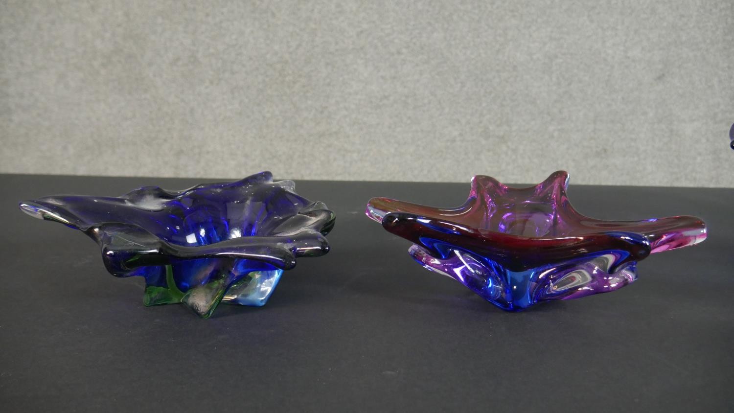 Seven 1960's Sommerso coloured abstract 'exploding glass' design bowls and vases. Each with a - Image 4 of 6