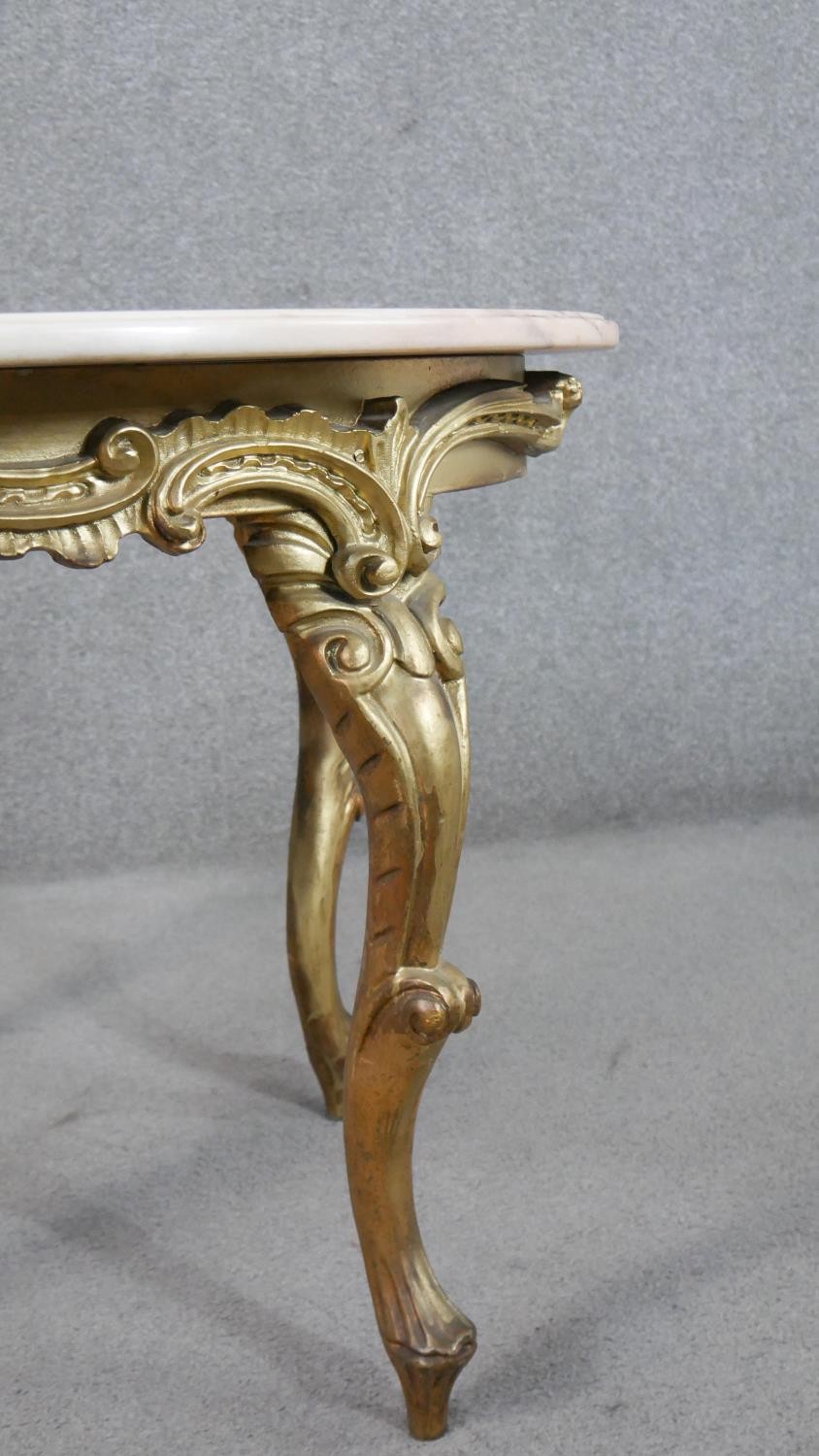 A Continental, probably Italian, carved giltwood table, the circular white marble top with a moulded - Image 3 of 5