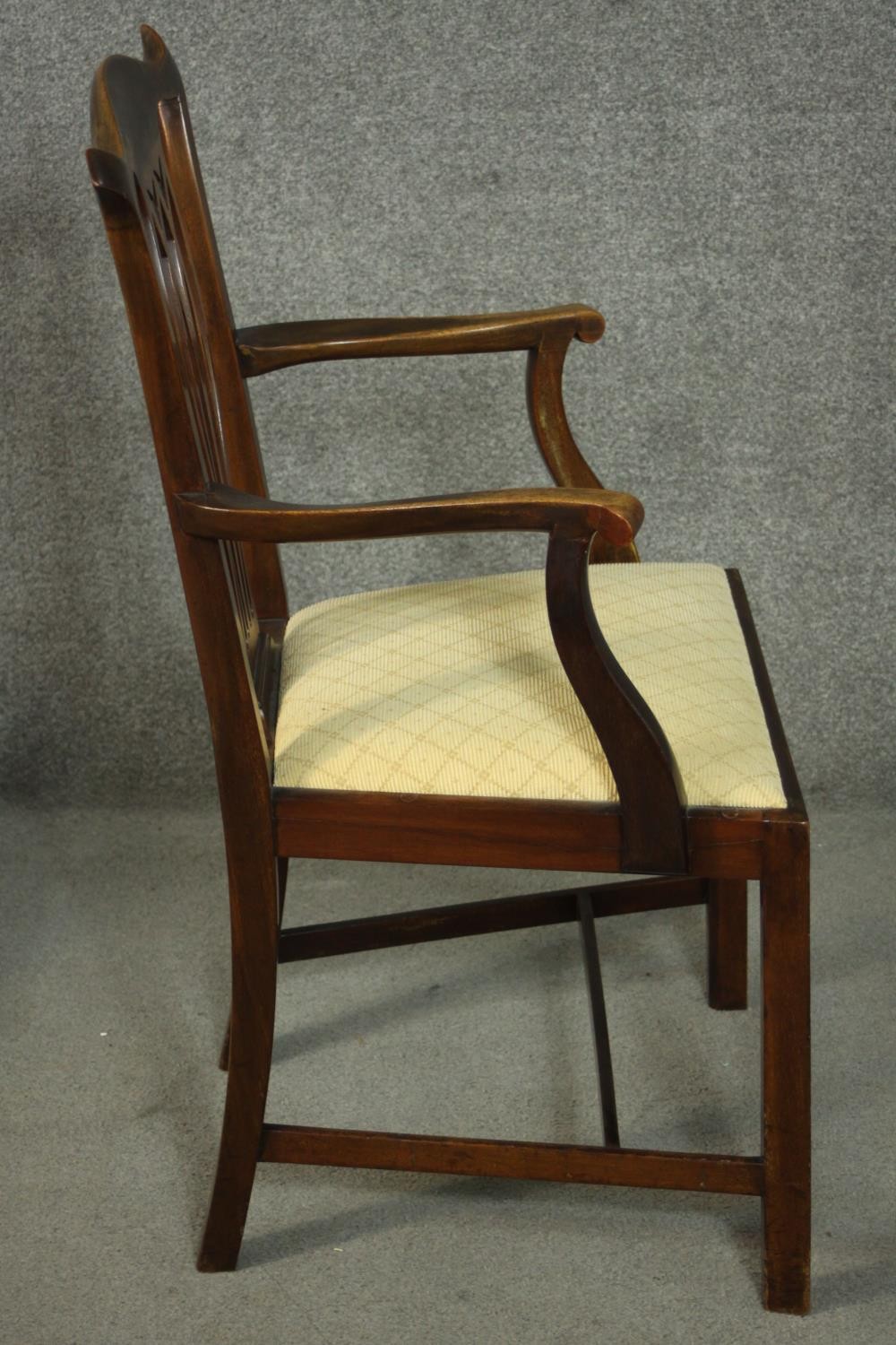 A set of six 18th century style mahogany dining chairs including two carvers and four side chairs, - Image 4 of 13