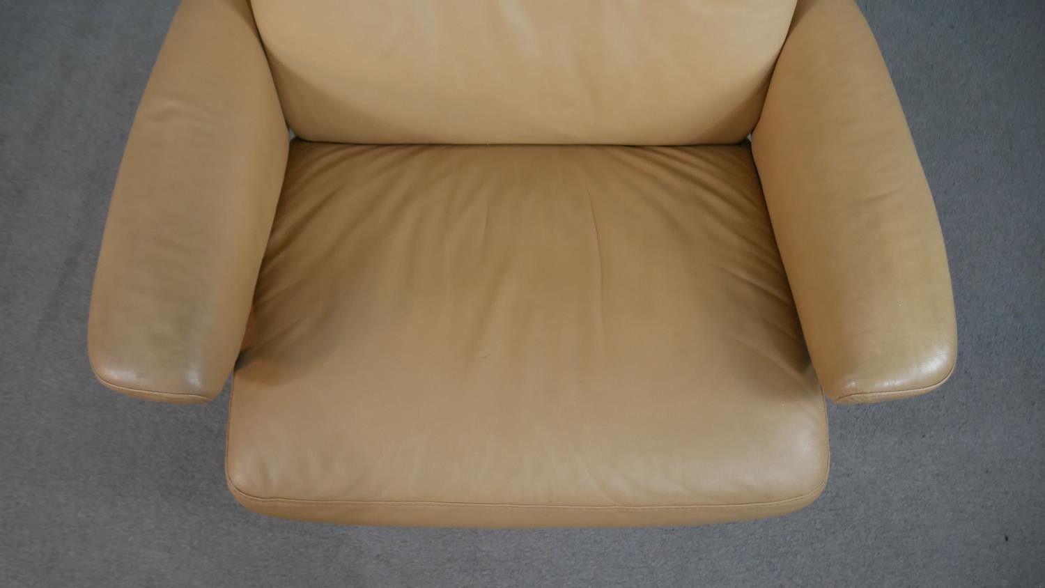 A Norwegian Ekornes Stressless chair & stool, upholstered in tan leather, with a beech frame, on - Image 4 of 11