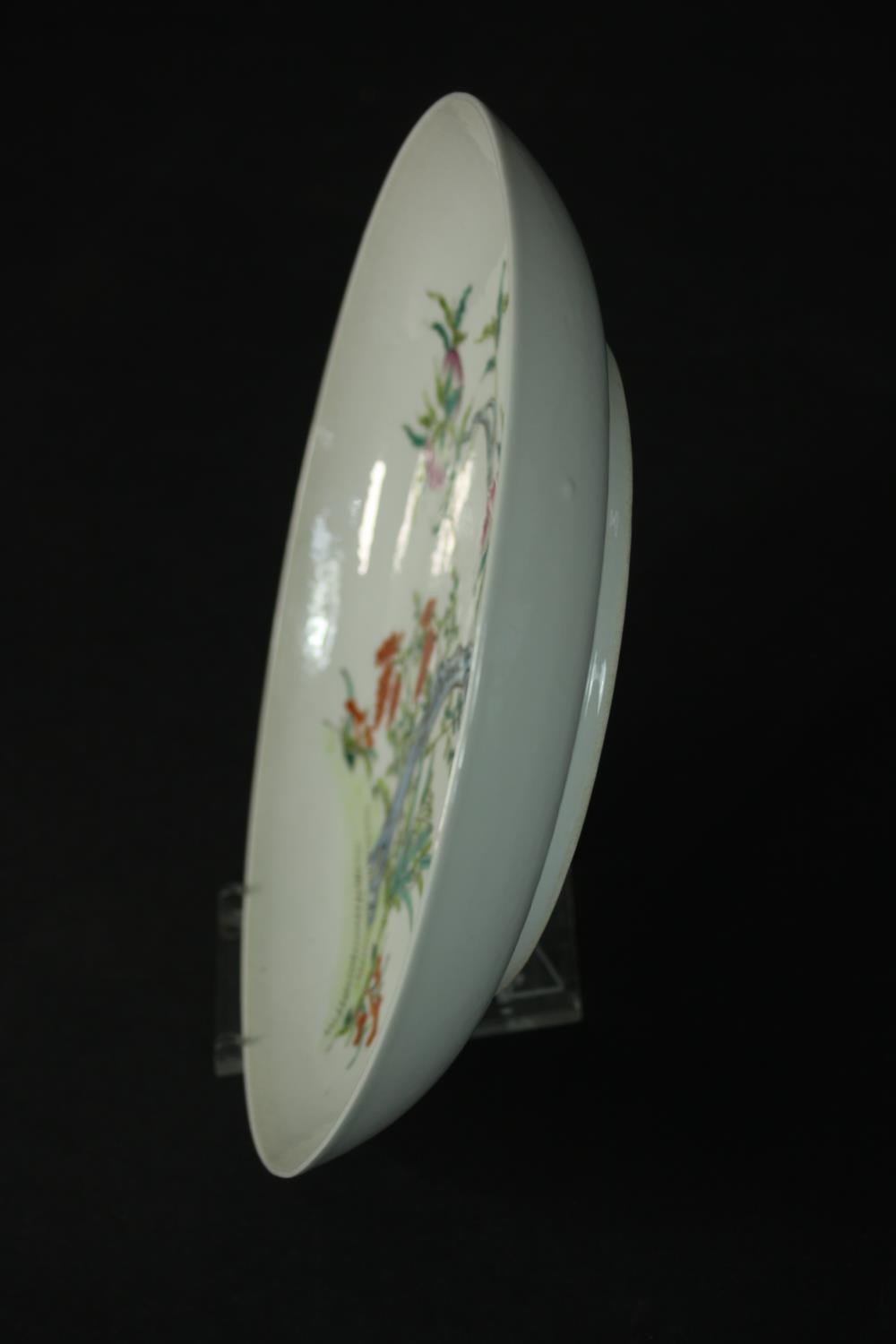 A Famille Rose Chinese porcelain nine peaches plate, decorated with lucky bats, grapes and a peach - Image 6 of 6