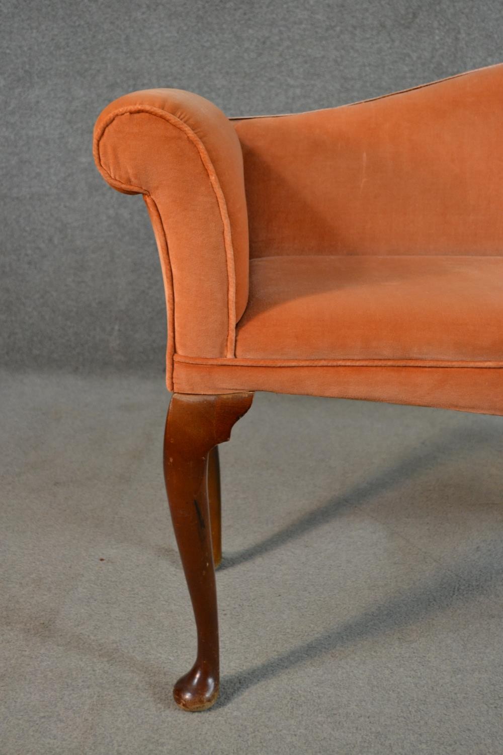 A George III style mahogany hump back window seat, upholstered in salmon coloured velour, on - Image 2 of 5