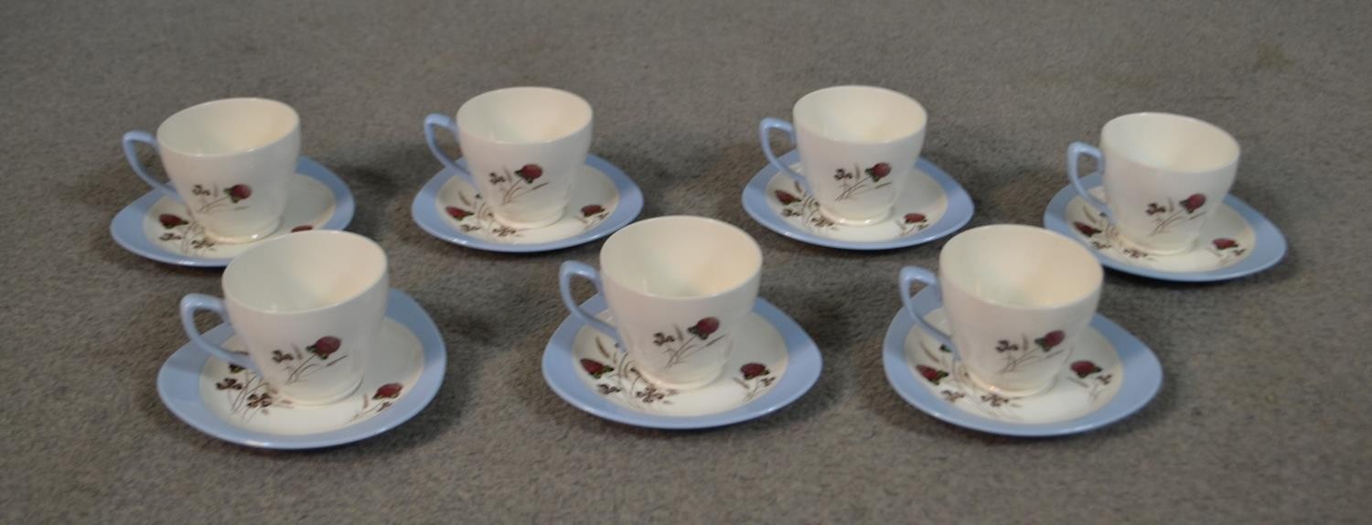 A 20th century Copeland Spode dinner and tea set, 55 Pieces, with clover and other flowers, in a - Image 7 of 8