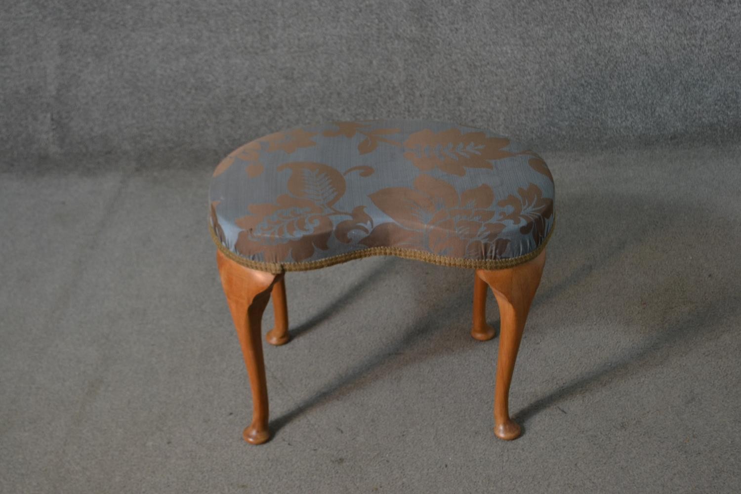 An early 20th century walnut kidney shaped dressing table, with a crossbanded top over an - Image 8 of 11