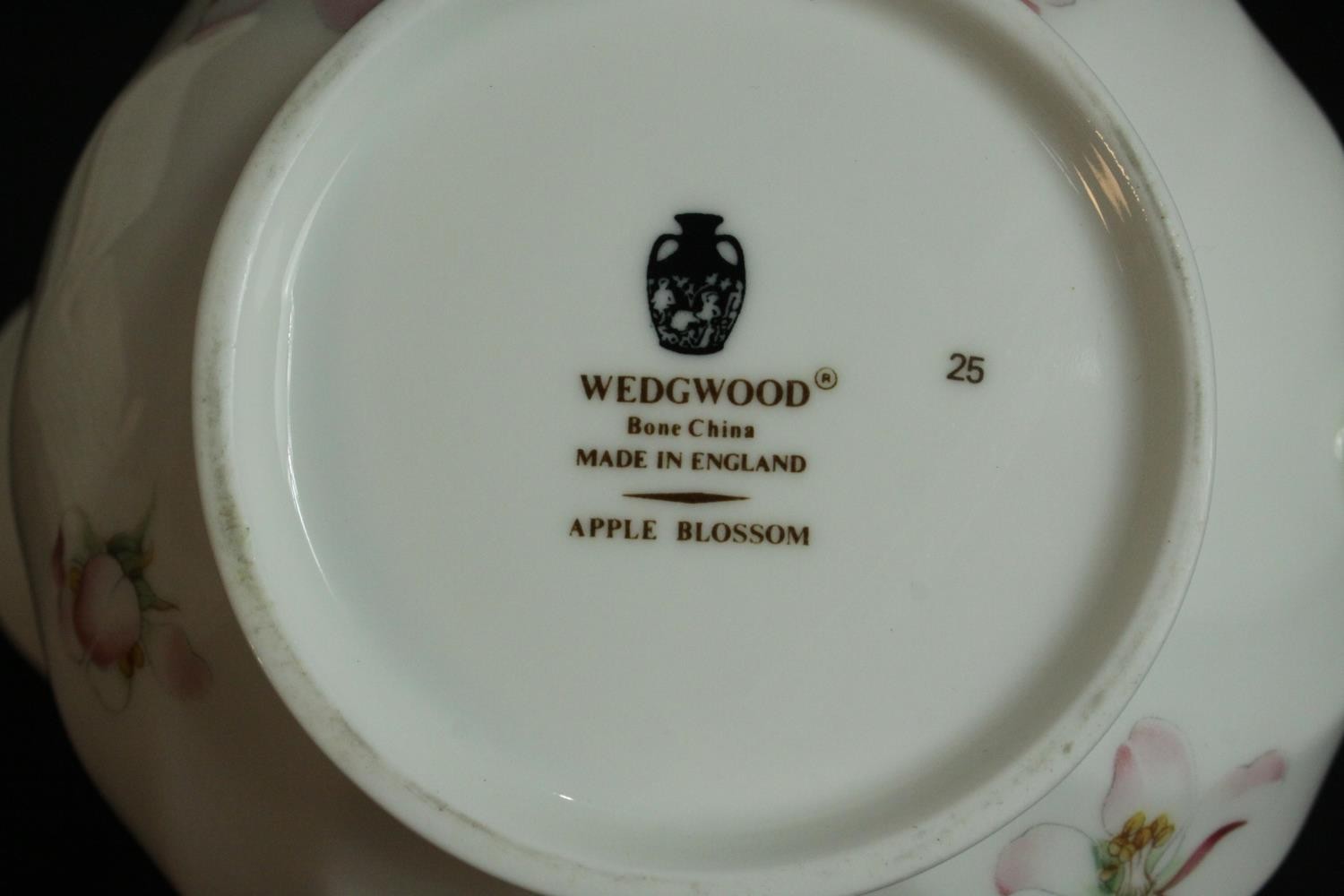 A 20th century Wedgwood Apple Blossom dinner and tea set (one cup missing) 47pieces. Largest piece - Image 8 of 14