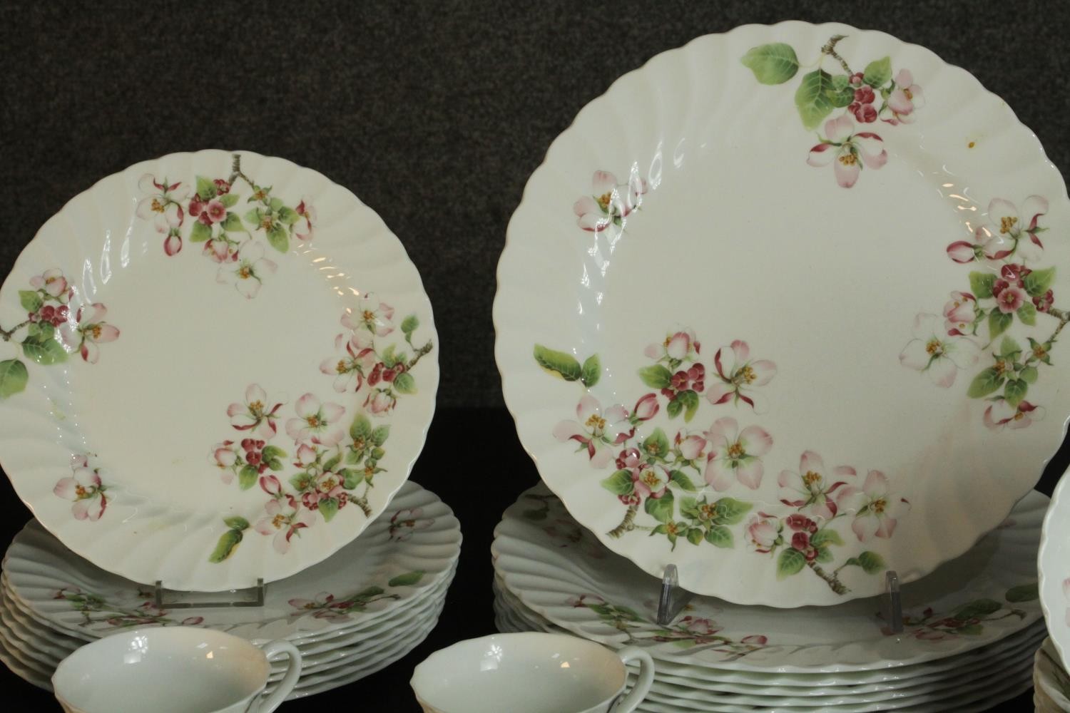 A 20th century Wedgwood Apple Blossom dinner and tea set (one cup missing) 47pieces. Largest piece - Image 4 of 14
